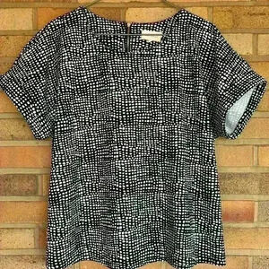 Melloday Crew neck cuffed short sleeve zip back top blouse